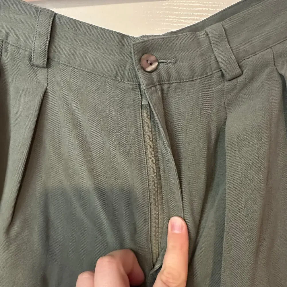 Tommy Bahama Vintage‎ Women’s Pleated High Waist Shorts Size 10 100% Silk Green